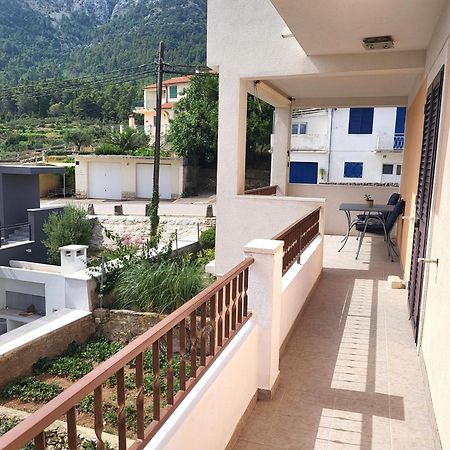 Apartments Vrisnik Jelsa  Kültér fotó