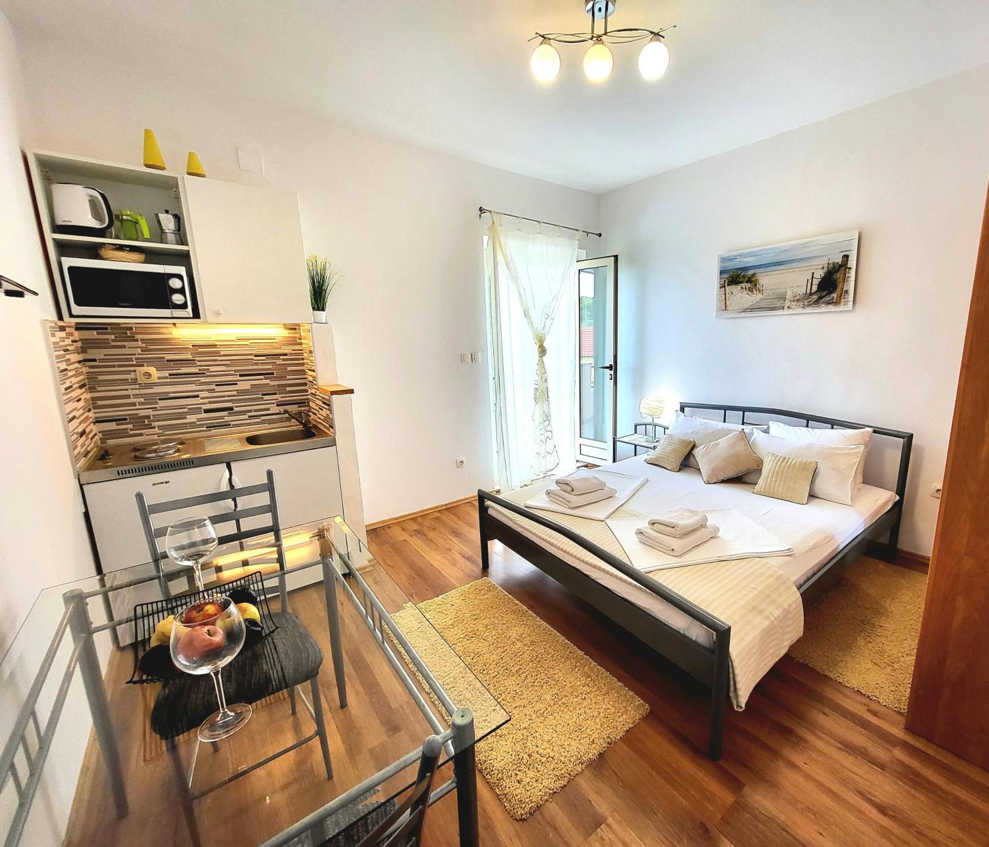 Apartments Vrisnik Jelsa  Kültér fotó