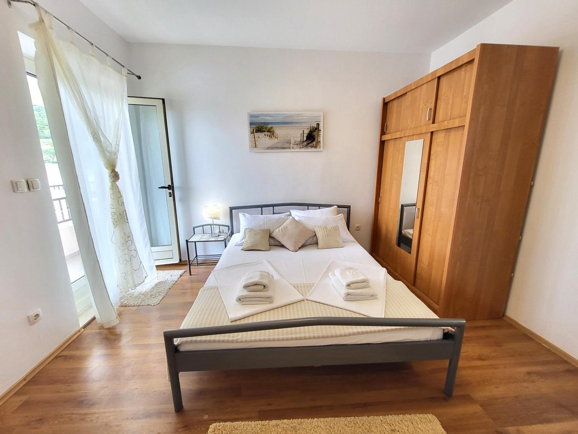 Apartments Vrisnik Jelsa  Kültér fotó